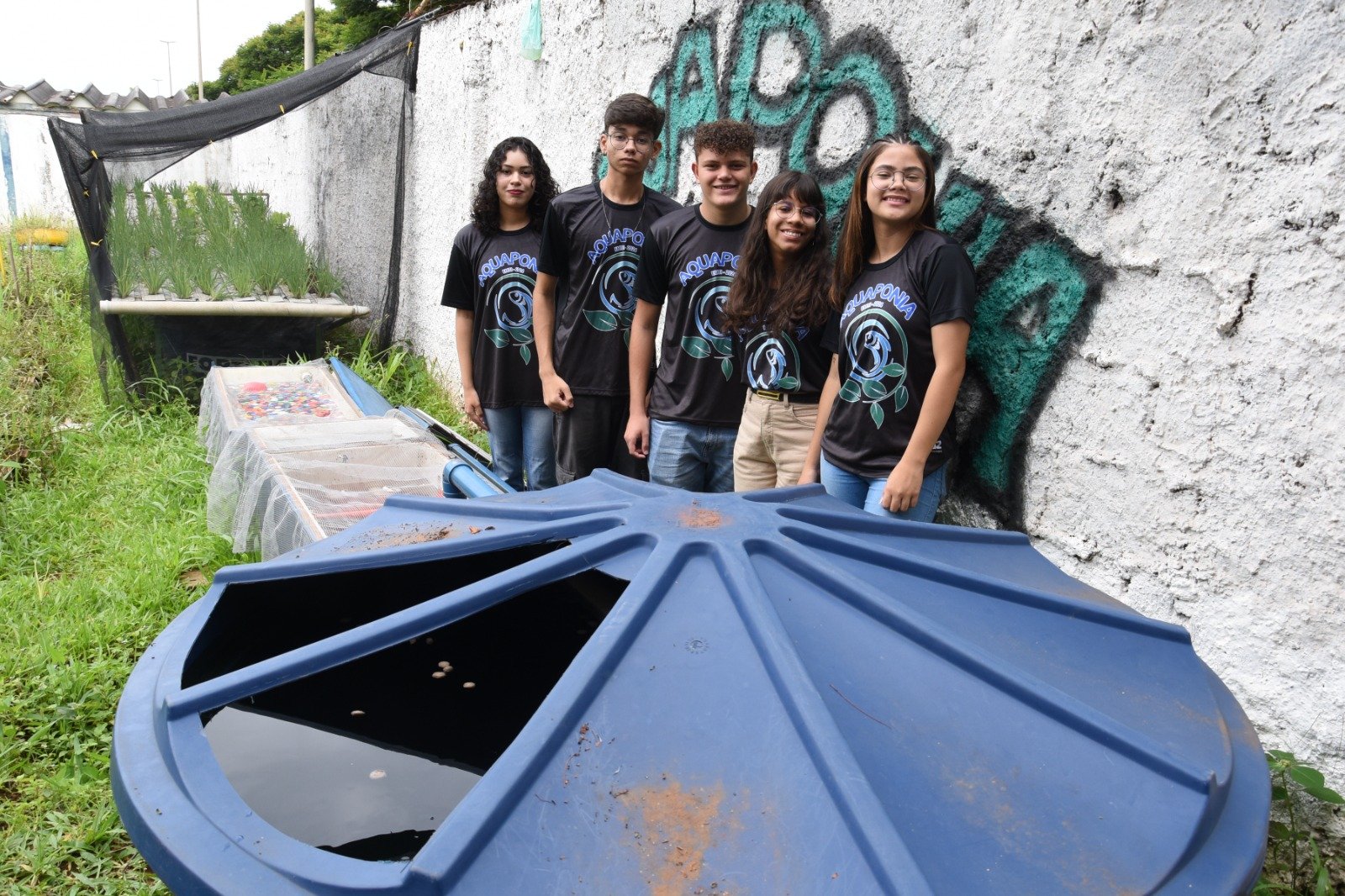 Escola do Gama aposta em sistema sustentável que une criação de peixe e cultivo de plantas