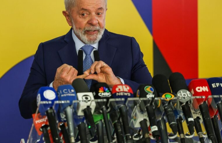 Petrobras é quem decide reajuste de combustível, afirma Lula