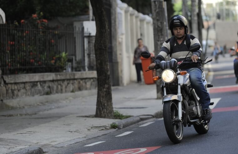 Prefeitura de SP não autoriza 99 a transportar passageiros em motos