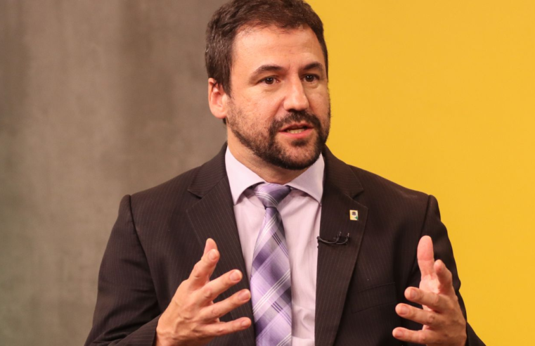 Meta rejeita soberania de países em ambiente digital, diz secretário