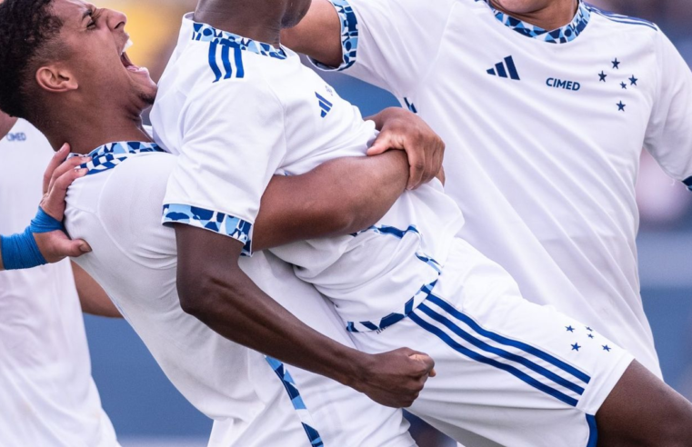 Copinha: Cruzeiro bate São Carlos e garante 1ª posição no Grupo 13