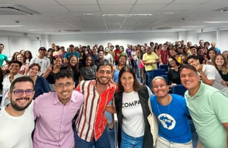 Cursinho em periferia de PE amplia horizontes de professores e alunos