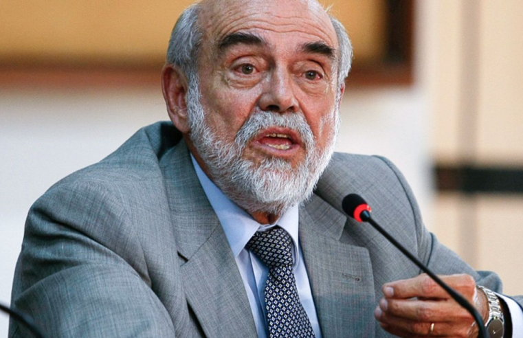 Morre advogado Marcello Lavenère, que pediu impeachment de Collor