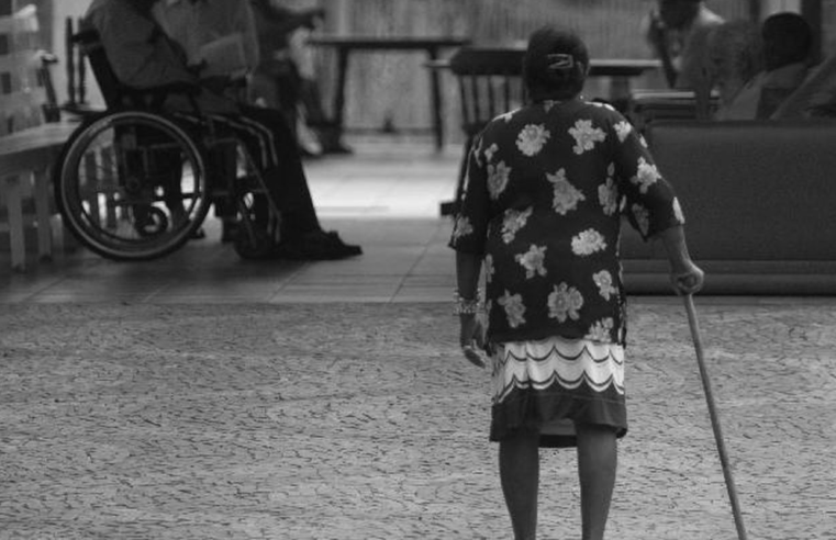 Teste é capaz de prever risco de queda de idosos 6 meses antes