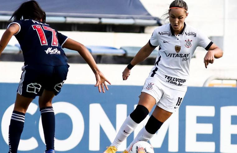 São Paulo anuncia a contratação da atacante Giovanna Crivelari