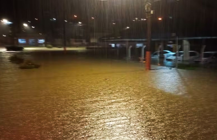 Chuvas levam quatro cidades a decretar emergência em Santa Catarina