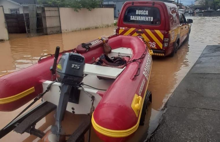 Chuvas deixam 781 desabrigados em Santa Catarina