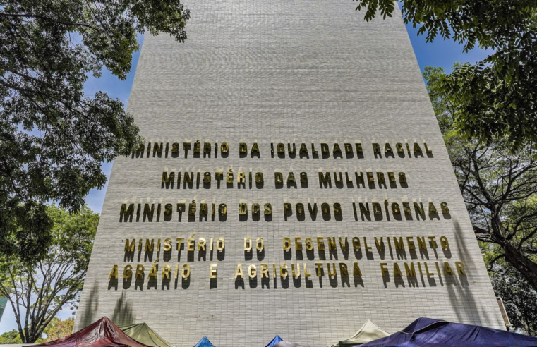 Governo e plataformas de mobilidade fazem acordo para combater racismo