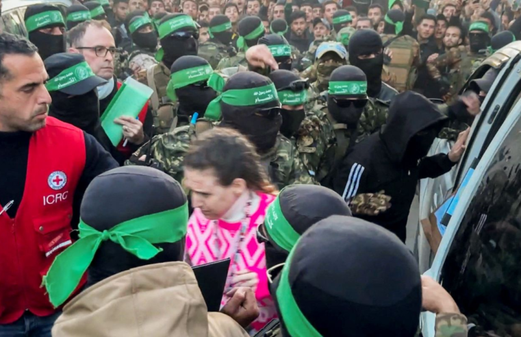 Com início de cessar-fogo, Hamas liberta primeiras reféns em Gaza