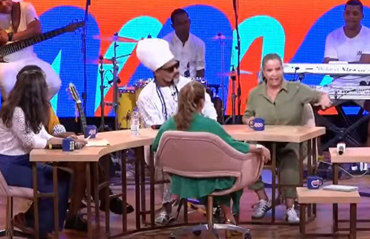 Sem Censura recebe Daniela Mercury no programa em Salvador