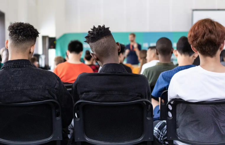 Brasil tem pelo menos 9 mil estudantes trans matriculados nas escolas