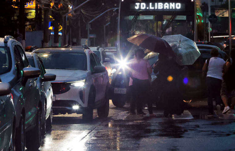 Temporal em São Paulo prejudica a operação de várias linhas do metrô