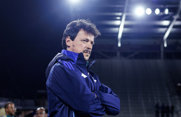 Fernando Diniz é demitido do Cruzeiro, após comandar time por 4 meses