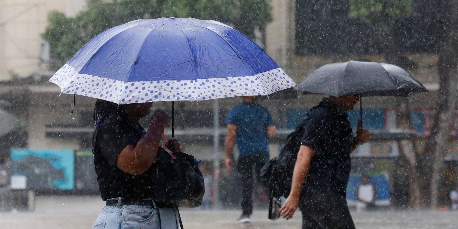 Previsão de temporal faz Rio estrear sistema de alerta da Defesa Civil