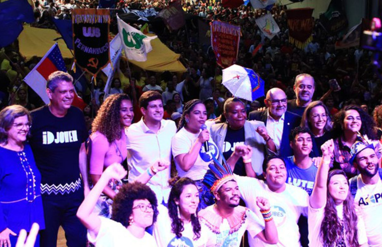 Bienal da UNE leva ao Recife debate sobre política, cultura e educação