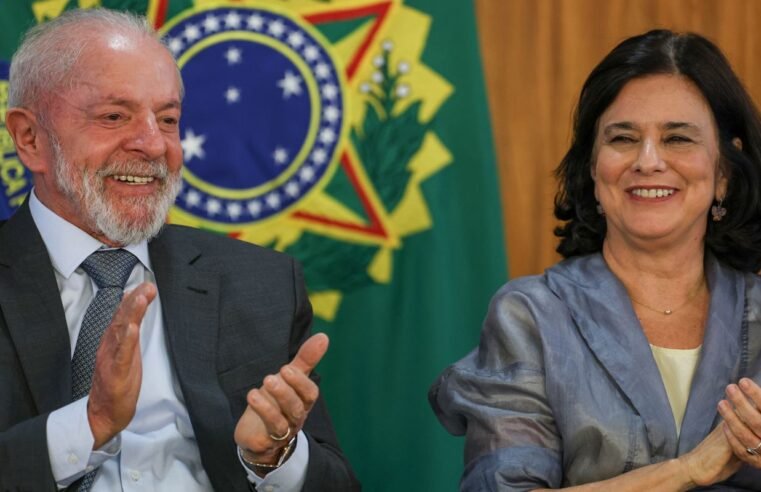 Governo anuncia vacina 100% nacional contra a dengue no SUS em 2026