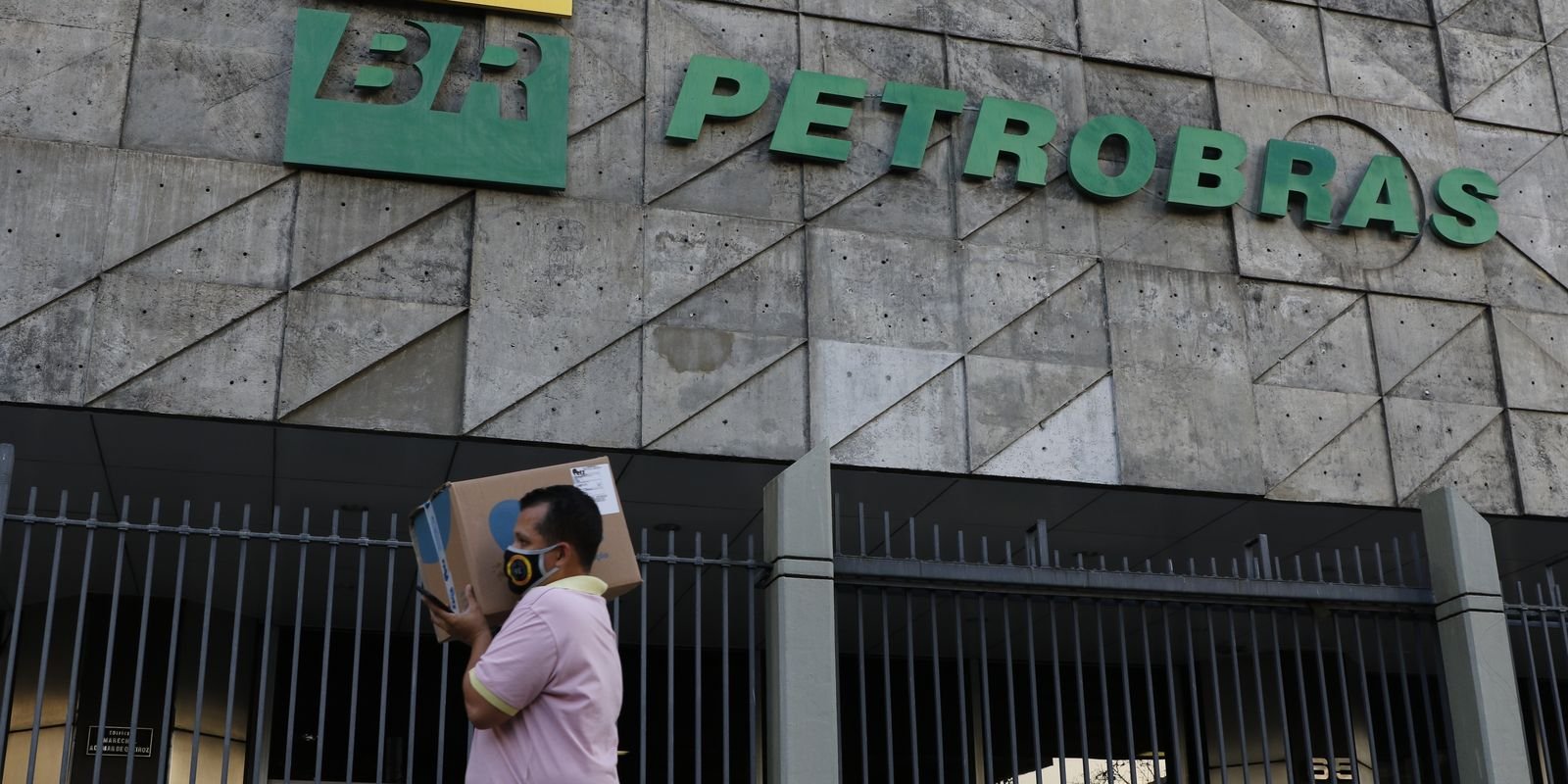 Petrobras lança nova licitação para ampliação de frota