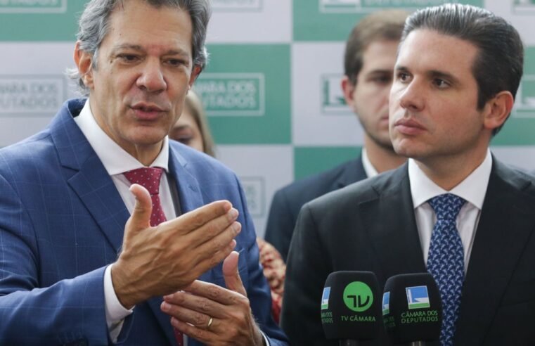 Reforma do IR e supersalários são prioridades de Haddad no Congresso