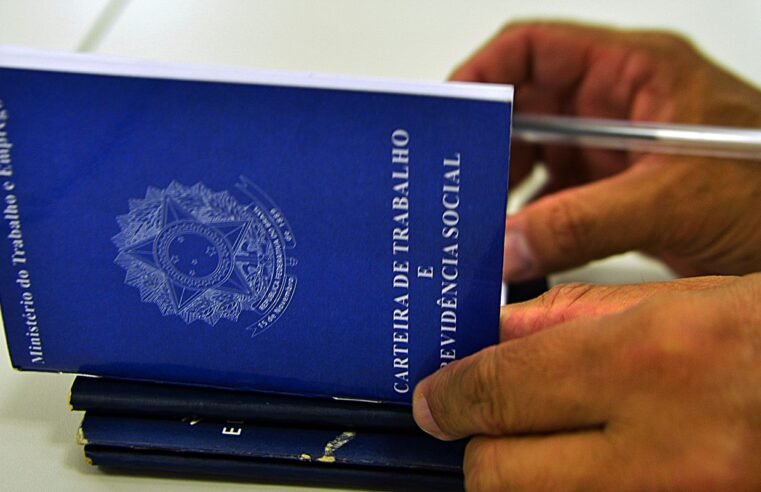 Taxa de desemprego sobe para 6,5% no trimestre encerrado em janeiro