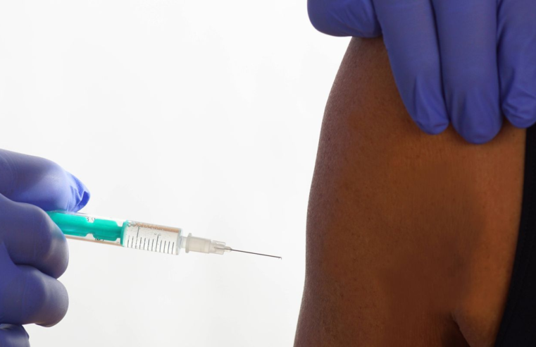 Dia Mundial do Câncer: vacina do HPV também previne doença em homens