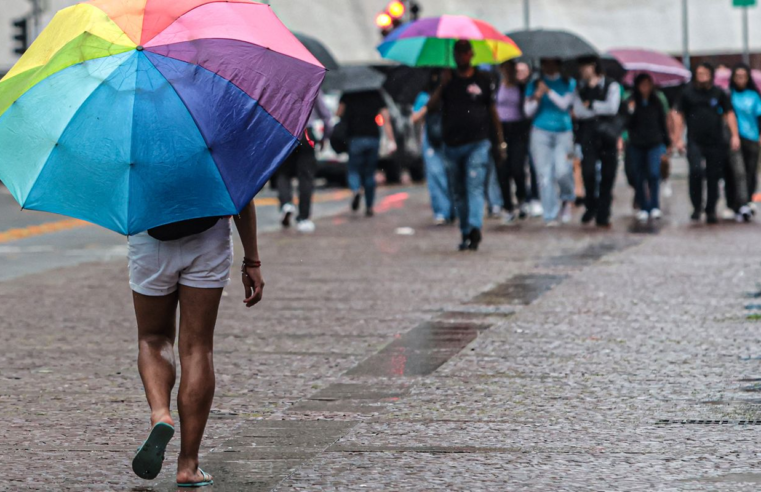 Chuvas perdem força na capital paulista, mas ainda há riscos
