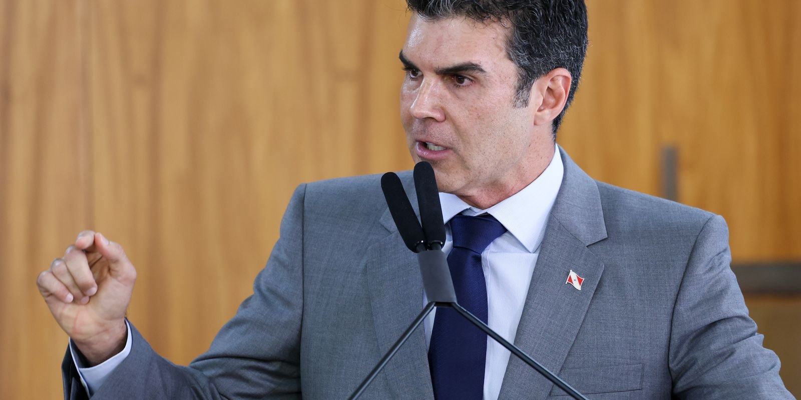 Governador decide revogar lei polêmica sobre ensino no Pará