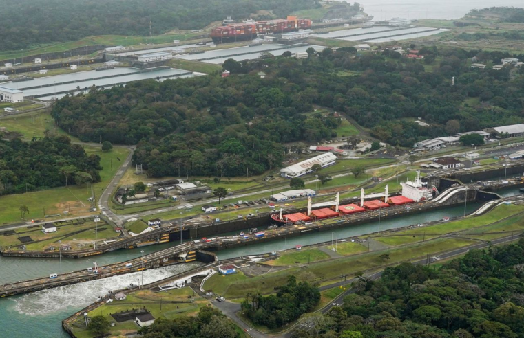 Panamá nega reivindicação dos EUA de direitos de travessia de canal