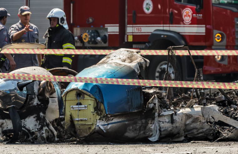 Aeronave bateu em árvore antes de atingir ônibus em São Paulo