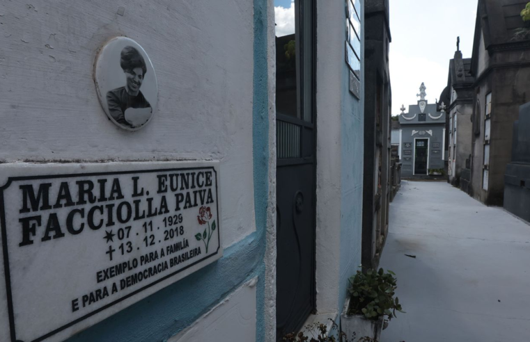 Túmulo de Eunice Paiva vira ponto turístico após Ainda Estou Aqui