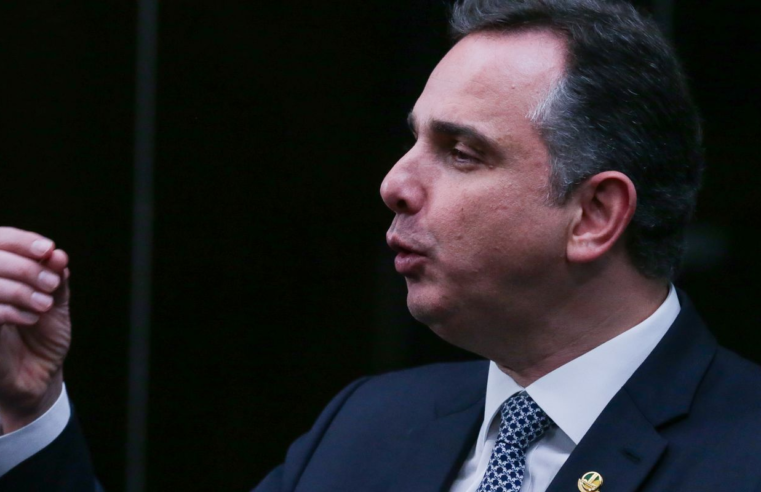 Pacheco se despede e cita defesa da democracia como legado