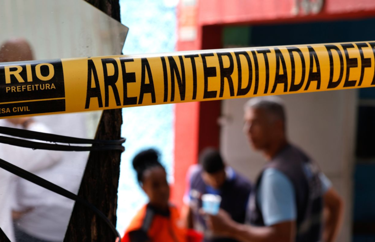 Defesa Civil do Rio interdita fábrica de fantasias que pegou fogo