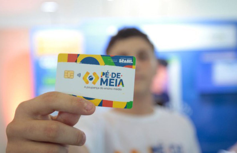 Pé-de-Meia será pago ainda neste mês, diz ministro da Educação