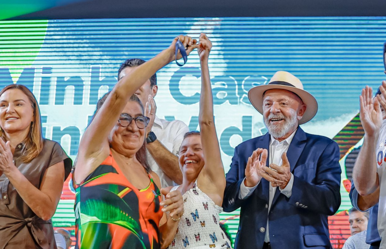 Lula entrega conjunto residencial com mais de mil moradias em Belém
