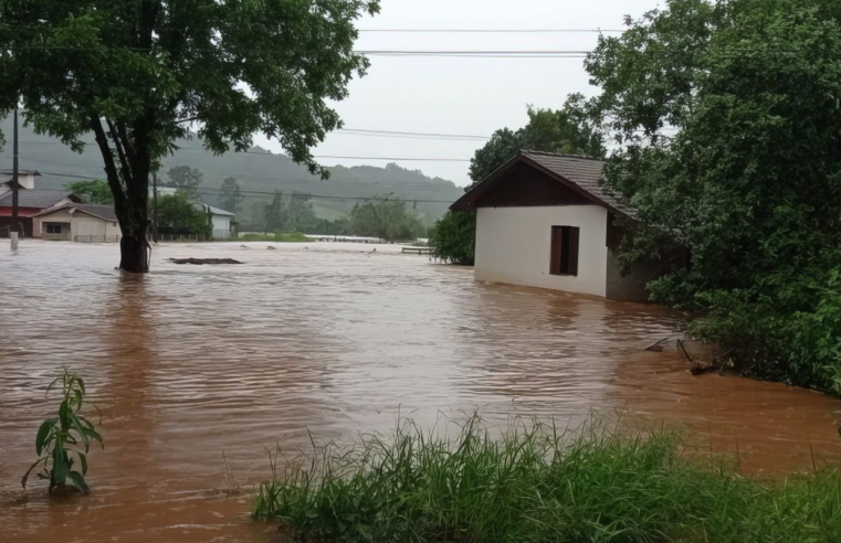 Inmet e Defesa Civil do RS emitem alerta para risco de chuvas intensas