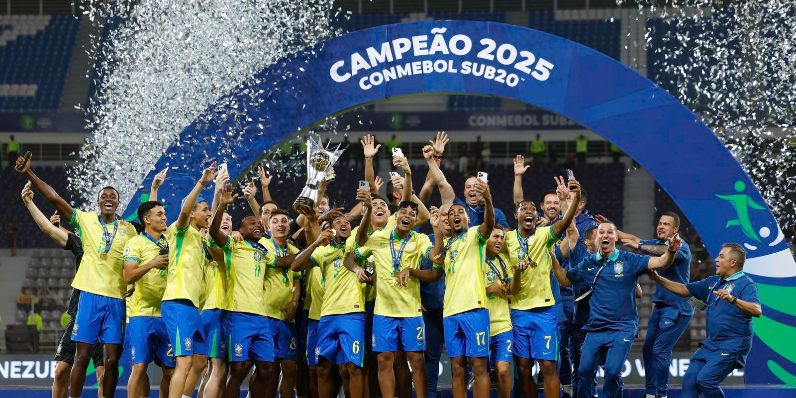 Ramon Menezes celebra título do Sul-Americano Sub-20