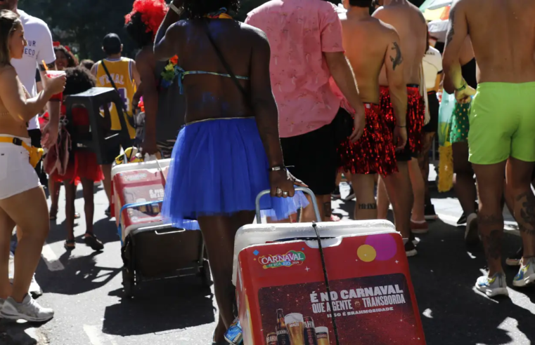 MPF pede que Prefeitura do Rio mude regras para ambulantes no Carnaval