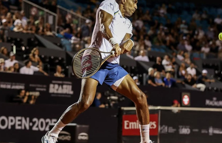 Thiago Monteiro avança às oitavas em dia de calor intenso no Rio Open