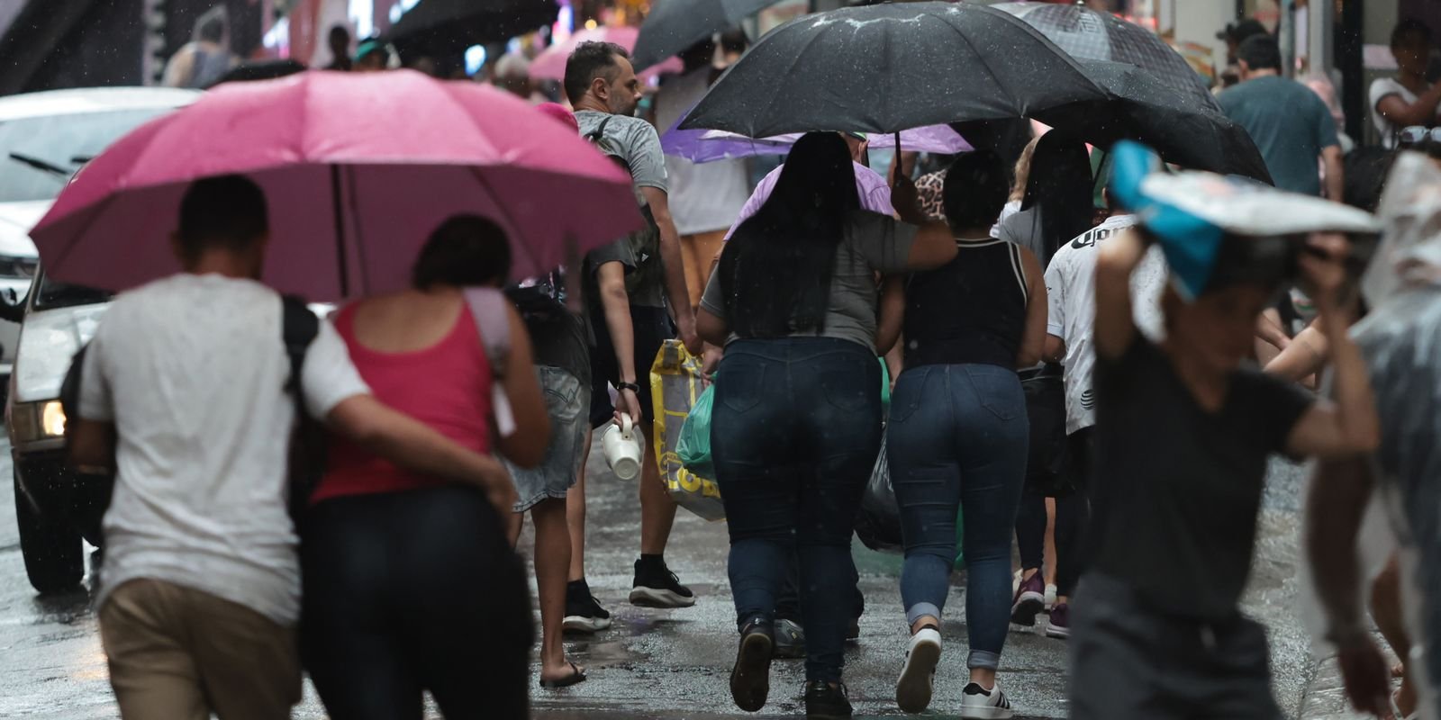 Chuvas fortes voltam a atingir São Paulo em meio a onda de calor