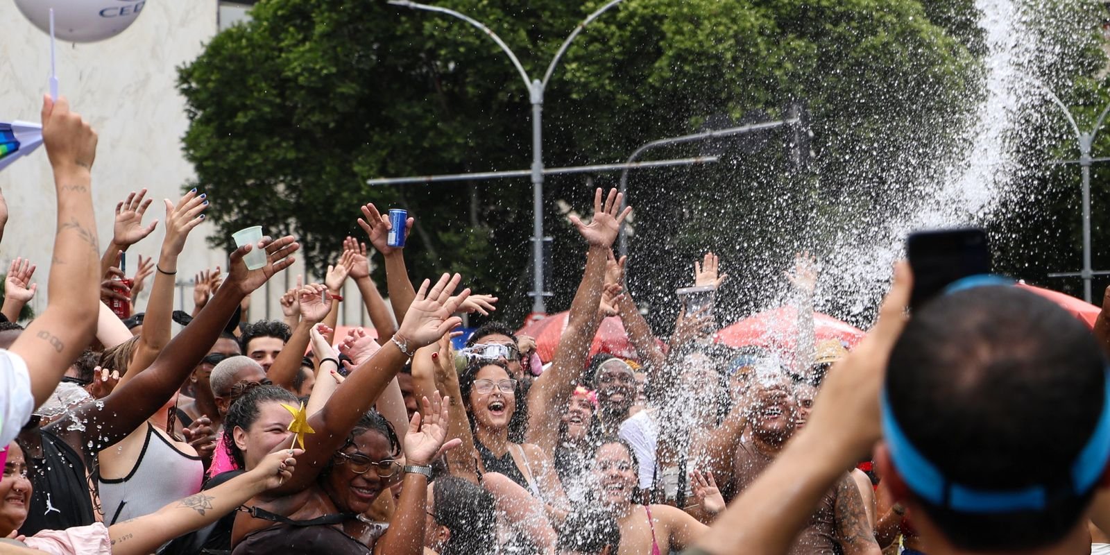 Blocos oficiais dão a largada para o carnaval de rua do Rio de Janeiro