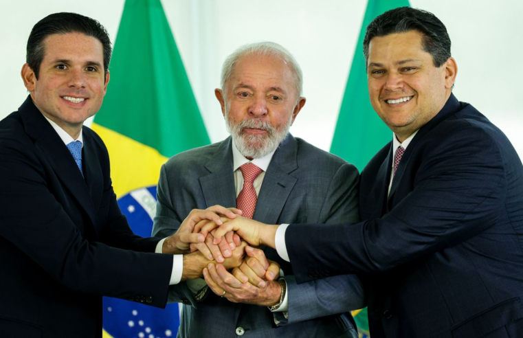 "Sou amigo dos dois", diz Lula sobre novos presidentes do Legislativo