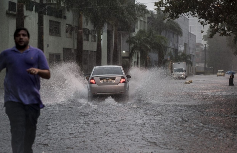 Defesa Civil emite novo alerta severo para chuvas em São Paulo