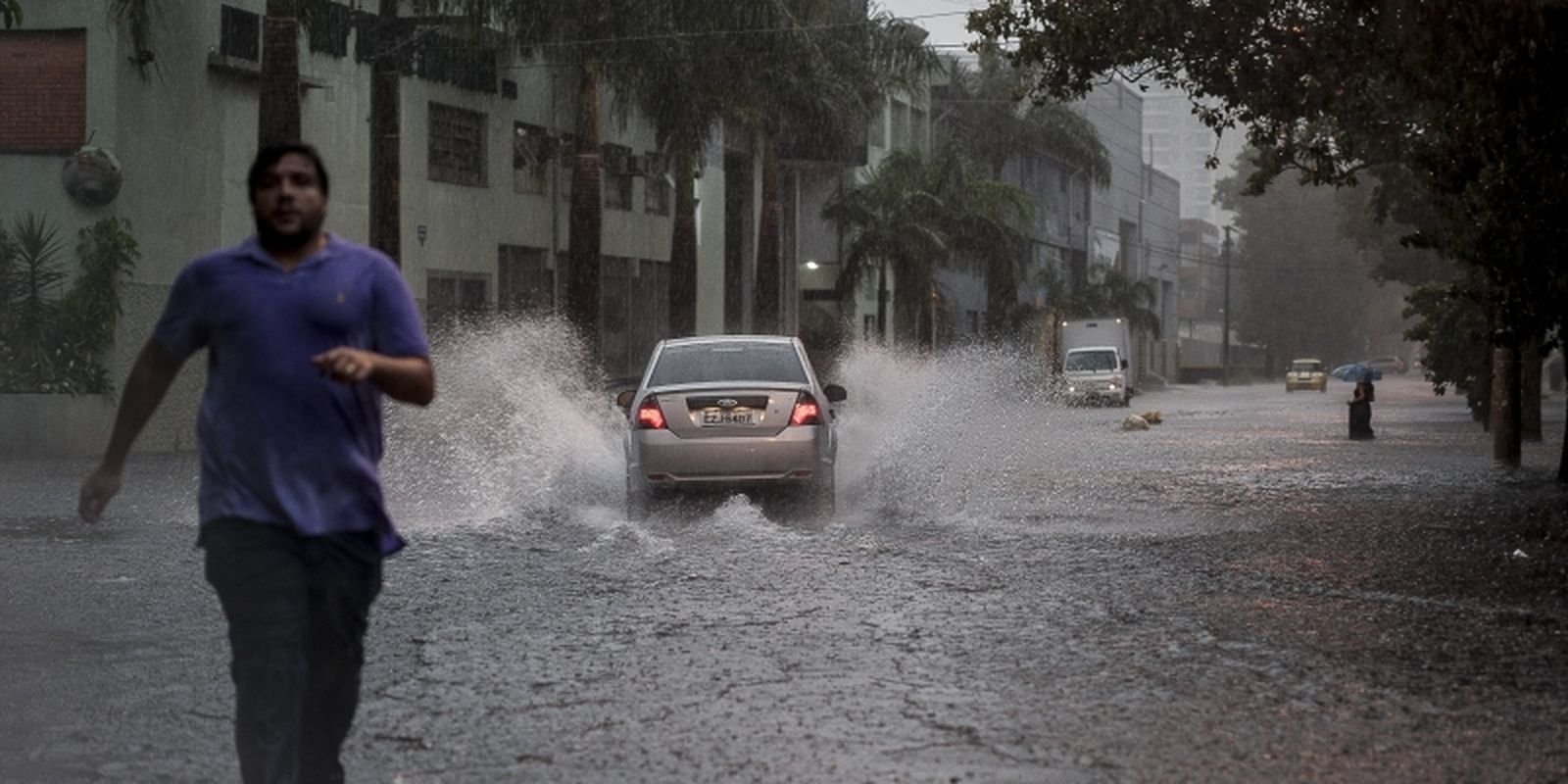 Defesa Civil emite novo alerta severo para chuvas em São Paulo
