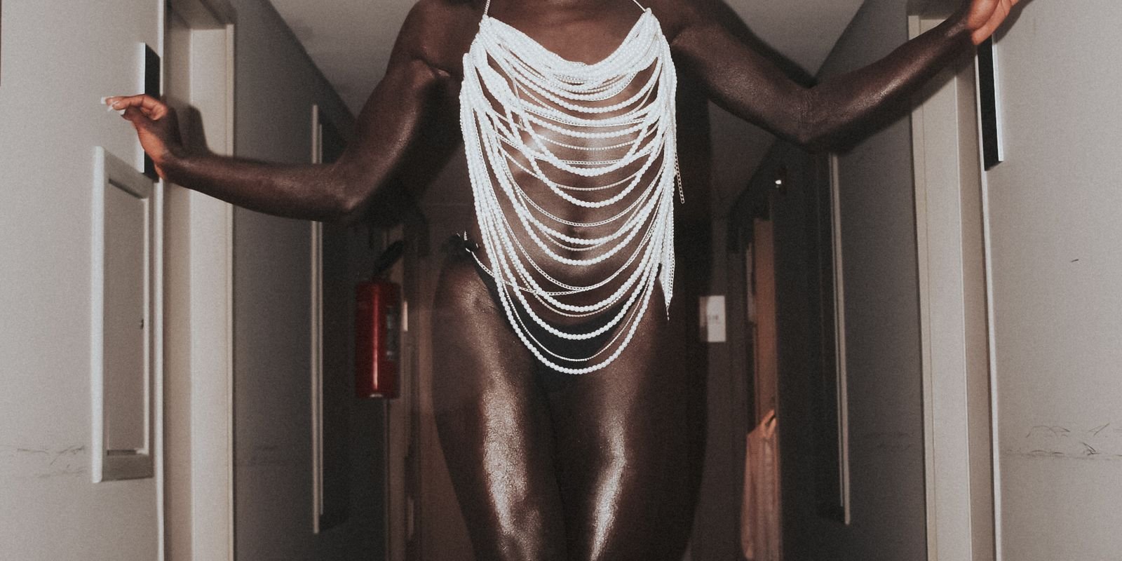 Tuiuti defende respeito ao mostrar história da primeira mulher trans