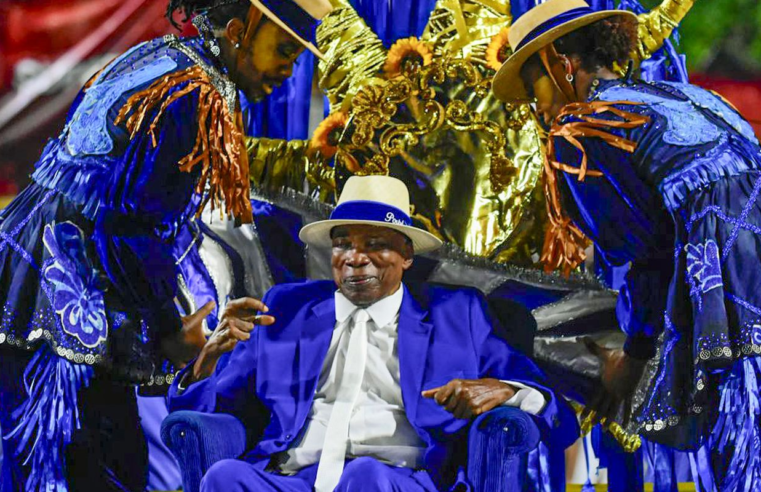 Trem azul da Portela vai levar Milton Nascimento para a Sapucaí