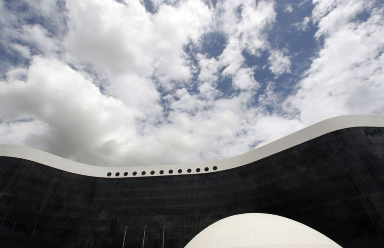 TSE já prepara eleições presidenciais de 2026, diz Cármen Lúcia