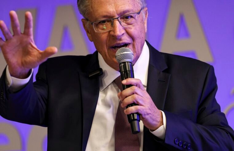 Alckmin discute exportações brasileiras com secretário dos EUA