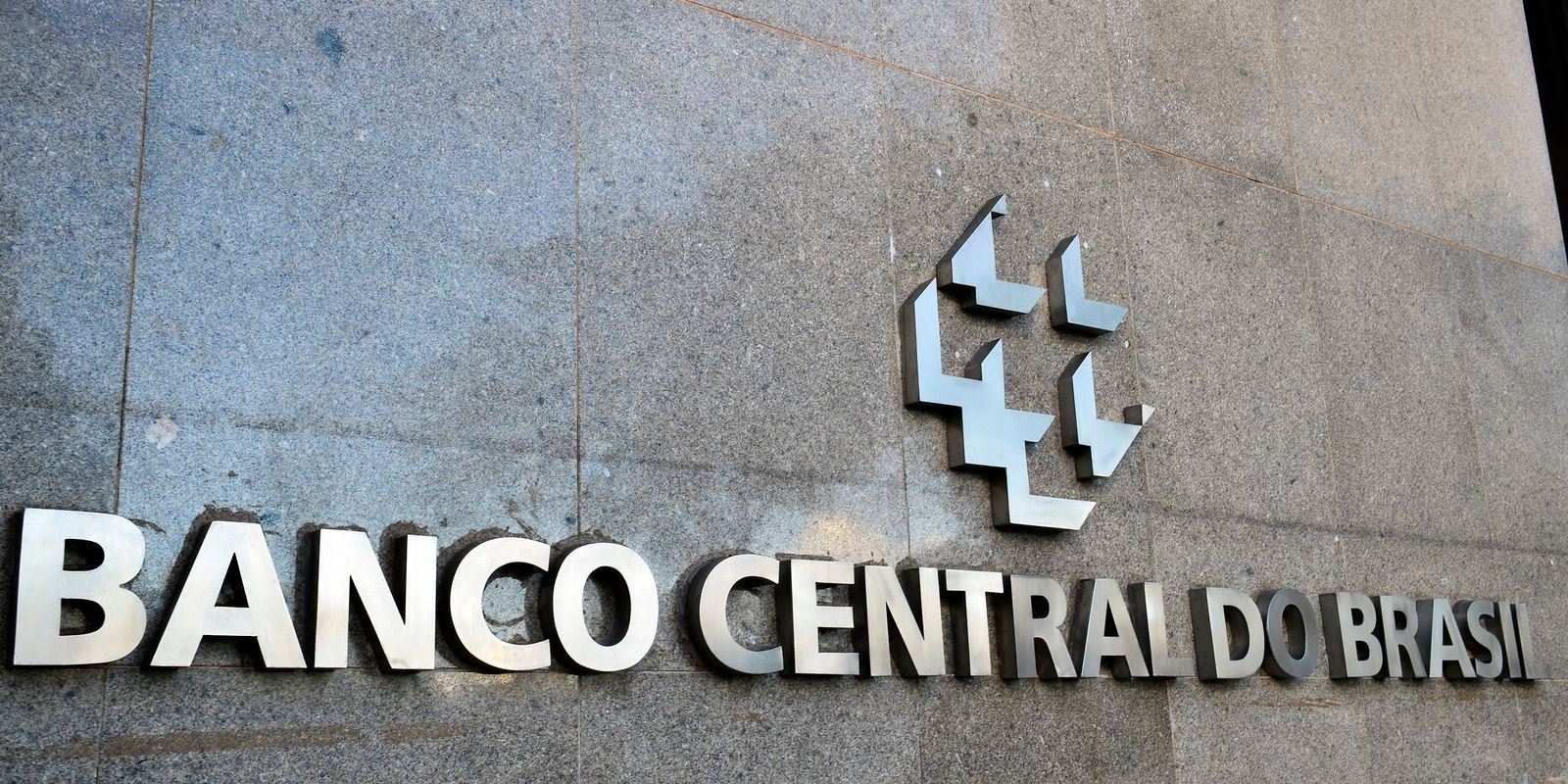 BC recebe documentos de pedido de compra do Banco Master pelo BRB