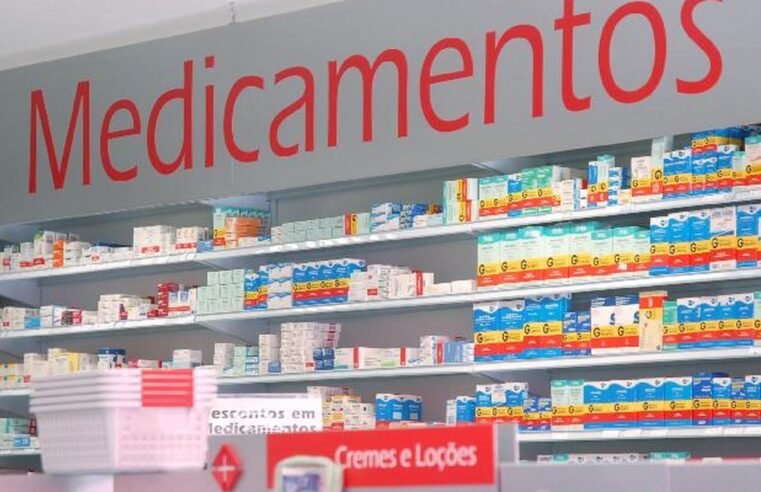 Entidades criticam permissão para farmacêutico prescrever medicamento