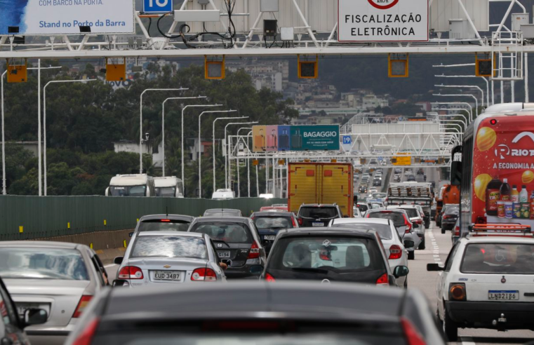 Rodovia Rio-Santos tem trânsito intenso após carnaval