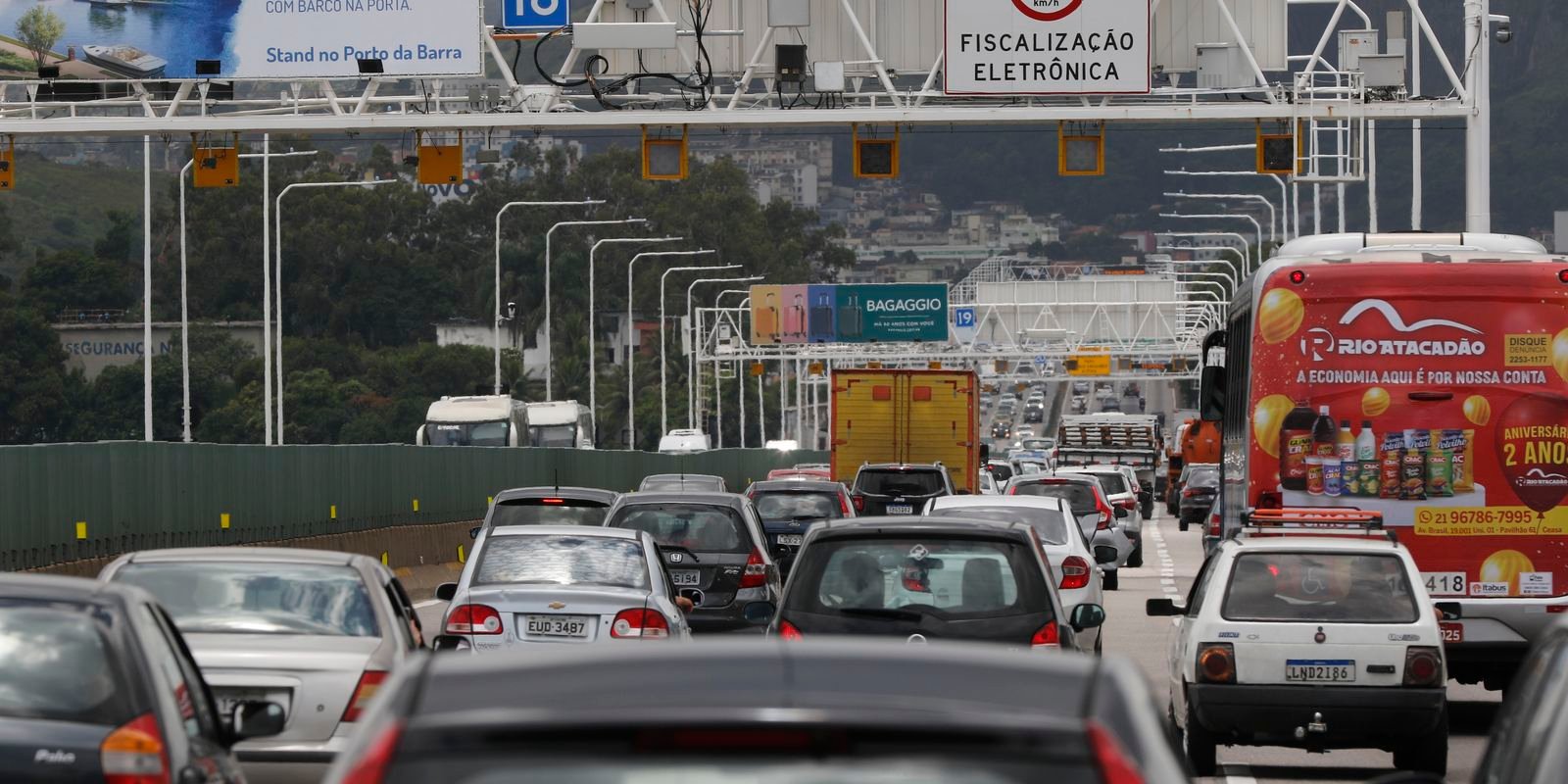 Rodovia Rio-Santos tem trânsito intenso após carnaval
